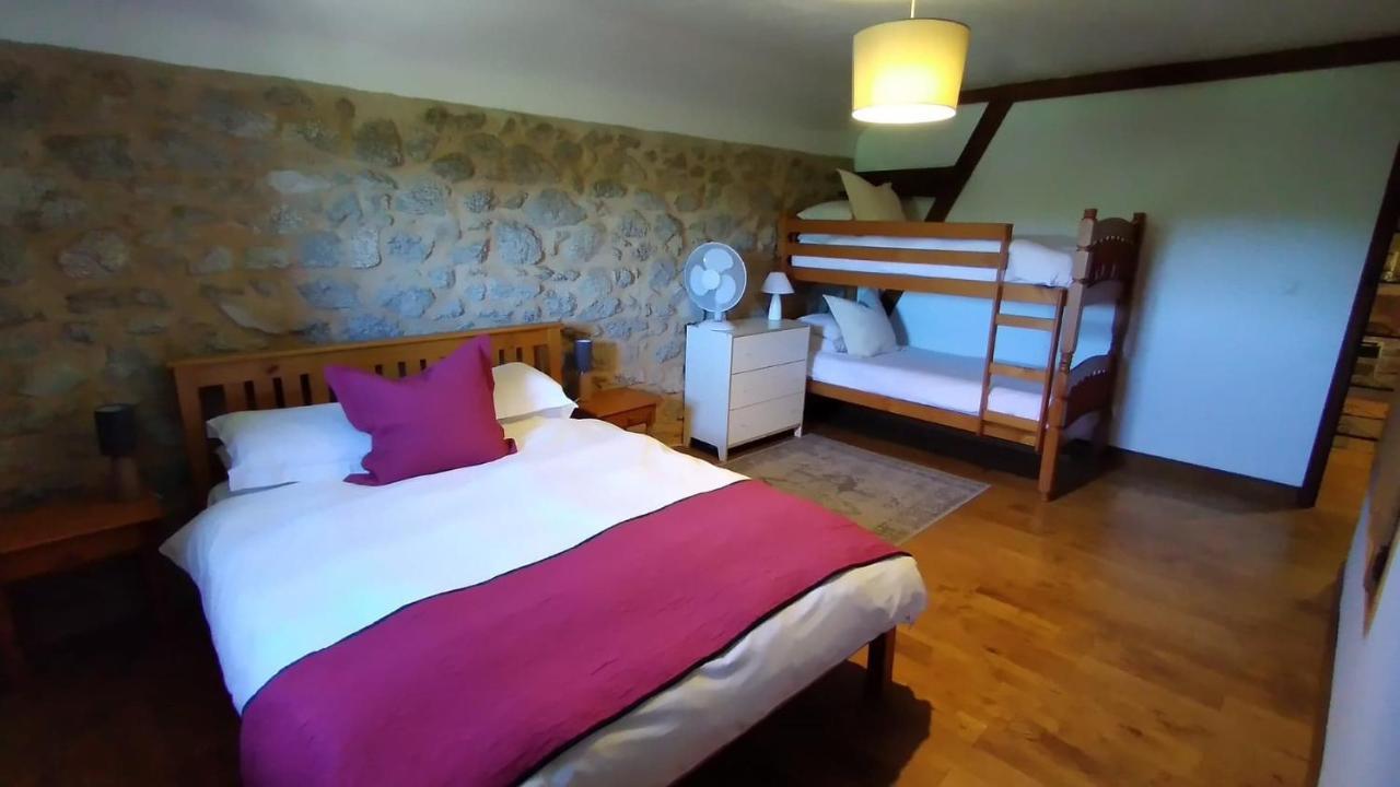 The Railway Cottage - Characterful And Comfortable Holiday Cottage Piegut-Pluviers Exterior photo