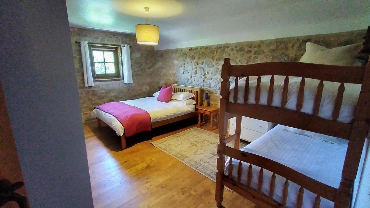 The Railway Cottage - Characterful And Comfortable Holiday Cottage Piegut-Pluviers Exterior photo
